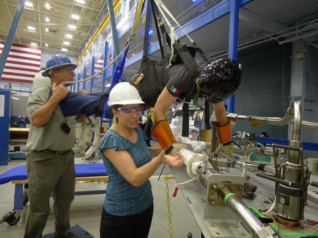 Samantha Cristoforetti si addestra nel Partial Gravity Simulator (POGO) al JSC. Credit: Samantha Cristoforetti